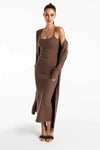 dopasowana długa sukienka maxi do kostek na ramiączkach z prążkowanej bawełny w brązowym kolorze "Chocolate"